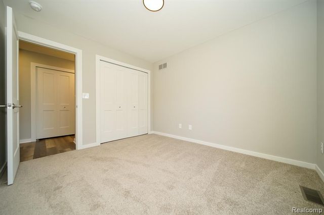 51819 Kings Pointe Drive, New Baltimore, MI 48047
