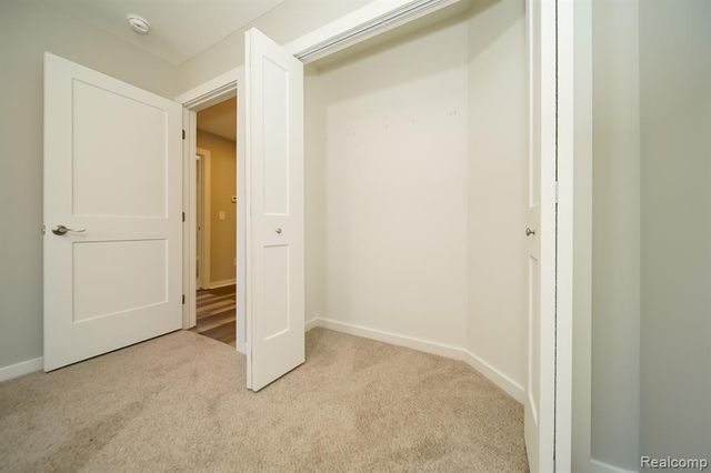 51819 Kings Pointe Drive, New Baltimore, MI 48047