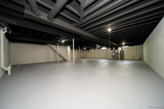 51819 Kings Pointe Drive, New Baltimore, MI 48047