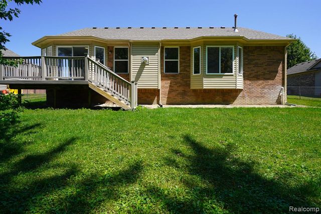 51819 Kings Pointe Drive, New Baltimore, MI 48047
