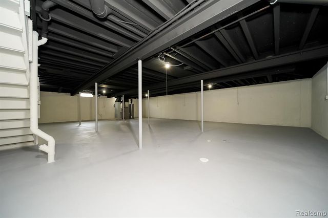 51819 Kings Pointe Drive, New Baltimore, MI 48047