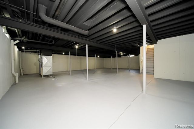 51819 Kings Pointe Drive, New Baltimore, MI 48047