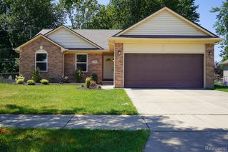 51819 Kings Pointe Drive, New Baltimore, MI 48047