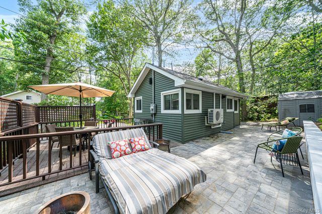 356 Oakleigh Avenue 16, Baiting Hollow, NY 11933
