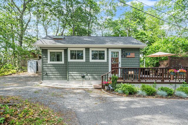 356 Oakleigh Avenue 16, Baiting Hollow, NY 11933