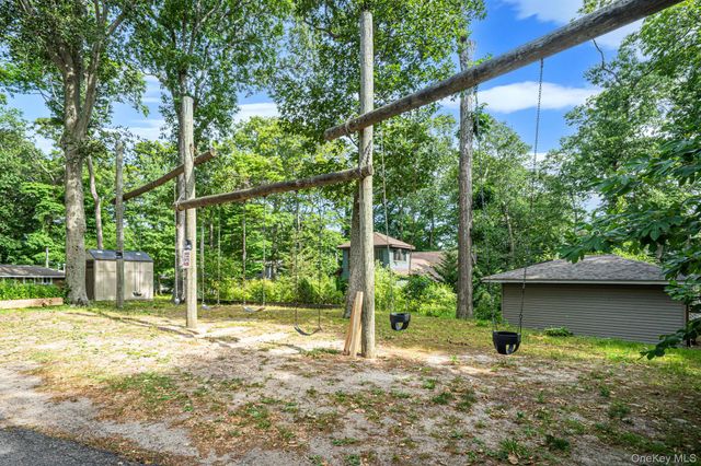 356 Oakleigh Avenue 16, Baiting Hollow, NY 11933