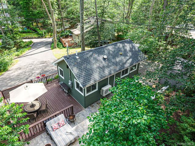 356 Oakleigh Avenue 16, Baiting Hollow, NY 11933