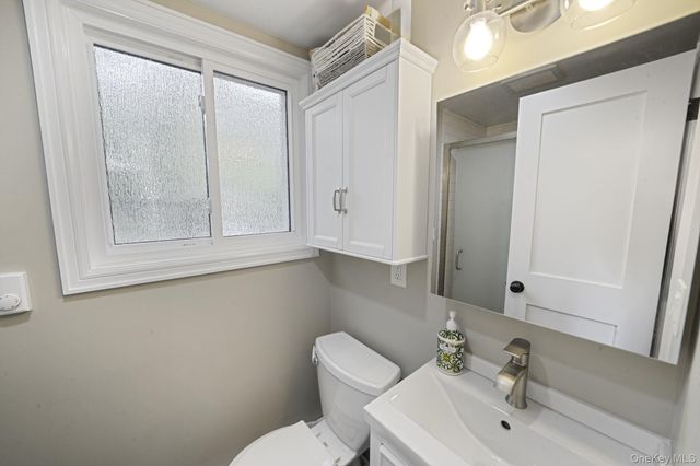 356 Oakleigh Avenue 16, Baiting Hollow, NY 11933