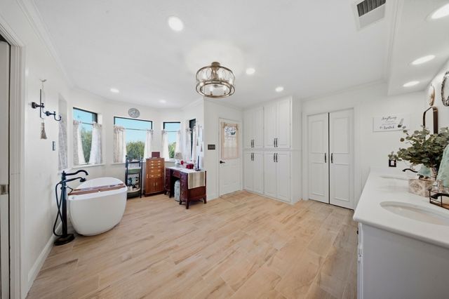20185 Willow Glade Circle, Pilot Point, TX 76258