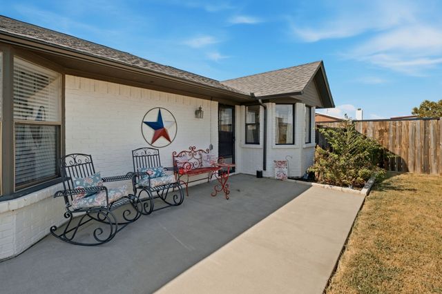 20185 Willow Glade Circle, Pilot Point, TX 76258