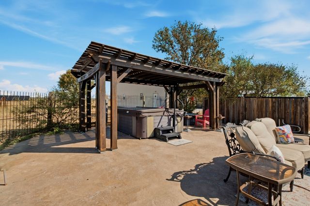20185 Willow Glade Circle, Pilot Point, TX 76258
