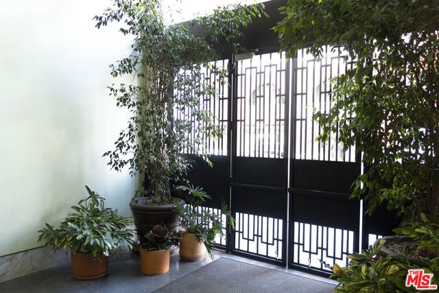 315 W 5th Street 402, Los Angeles, CA 90013