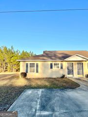 409 Lawnwood Court, Kingsland, GA 31548