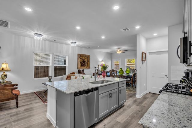 7866 Alset Drive, Magnolia, TX 77354