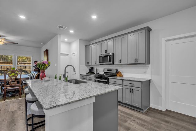 7866 Alset Drive, Magnolia, TX 77354