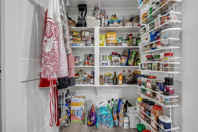 7866 Alset Drive, Magnolia, TX 77354