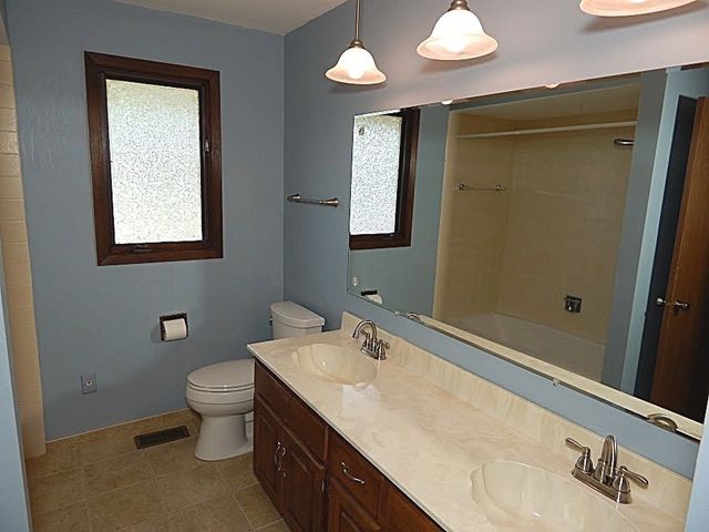 8101 Braeburn Lane, Orland Park, IL 60462