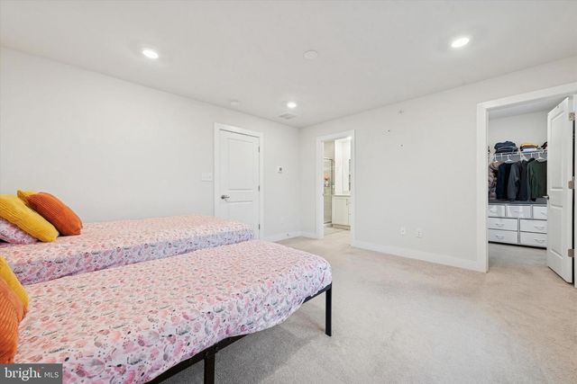 235 RED LEAF LN, Exton, PA 19341