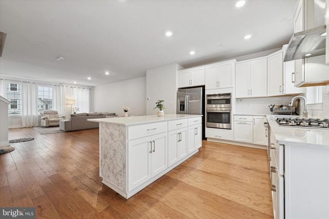 235 RED LEAF LN, Exton, PA 19341