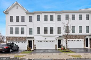 235 RED LEAF LN, Exton, PA 19341