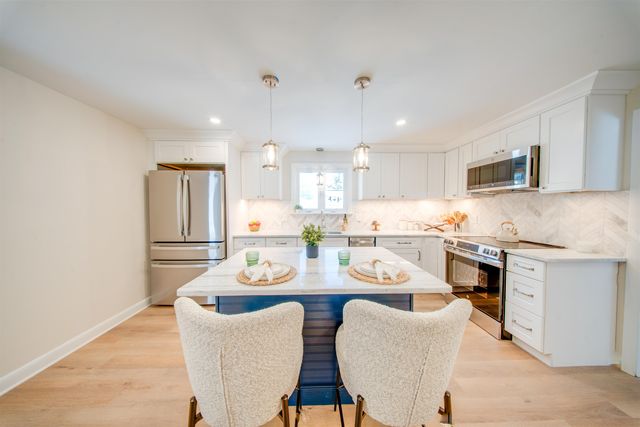 3 Woodbury Drive, Nashua, NH 03062