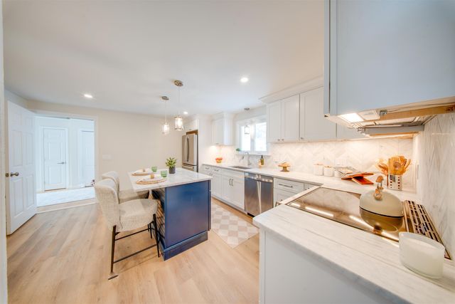 3 Woodbury Drive, Nashua, NH 03062