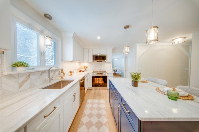 3 Woodbury Drive, Nashua, NH 03062