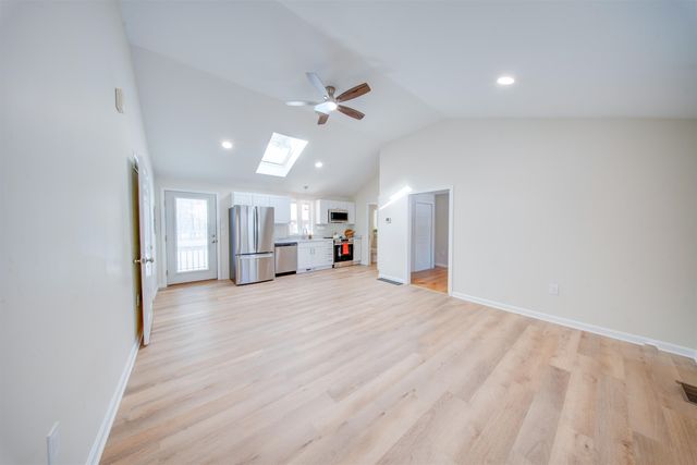 3 Woodbury Drive, Nashua, NH 03062