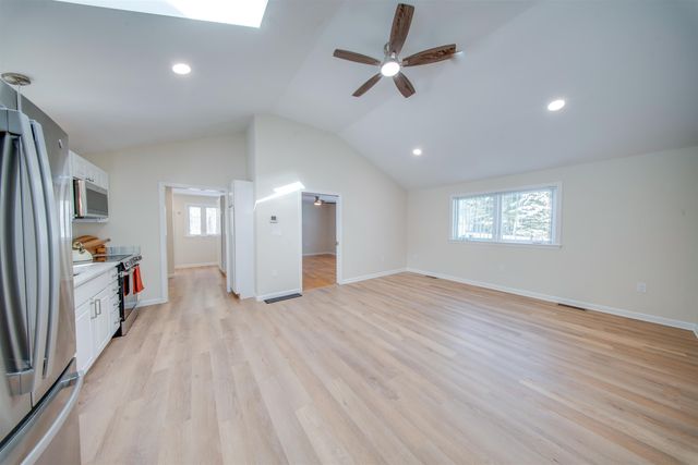 3 Woodbury Drive, Nashua, NH 03062