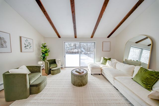 3 Woodbury Drive, Nashua, NH 03062