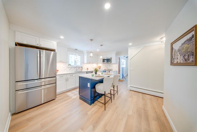 3 Woodbury Drive, Nashua, NH 03062