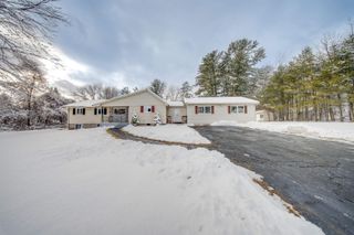 3 Woodbury Drive, Nashua, NH 03062