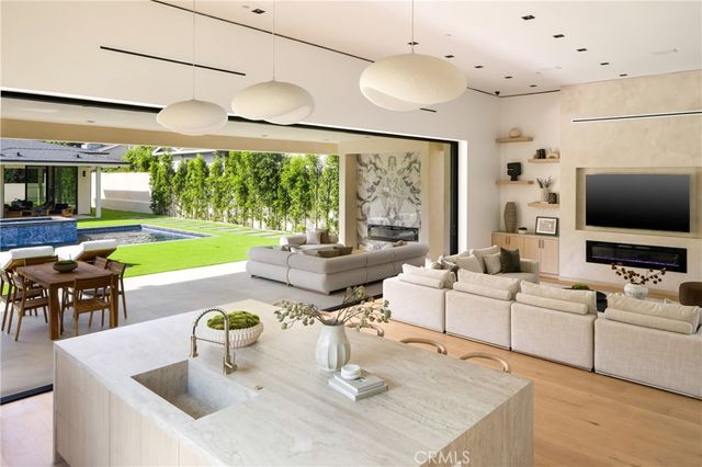 11826 Kling Street, Valley Village, CA 91607