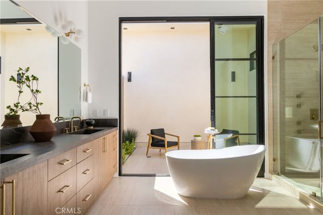 11826 Kling Street, Valley Village, CA 91607