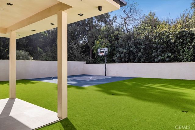 11826 Kling Street, Valley Village, CA 91607