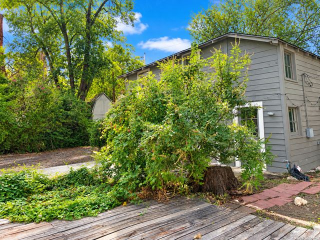 936 W Summit Ave, San Antonio, TX 78201
