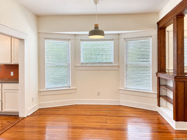 936 W Summit Ave, San Antonio, TX 78201