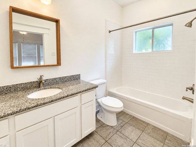 936 W Summit Ave, San Antonio, TX 78201