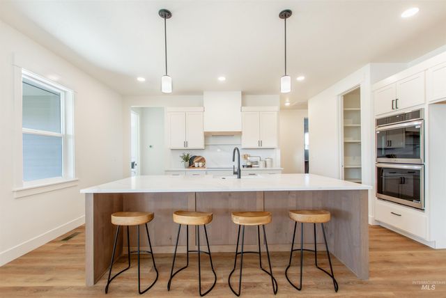 405 S Diesel Way, Boise, ID 83716