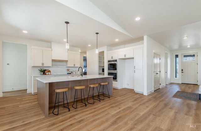 405 S Diesel Way, Boise, ID 83716