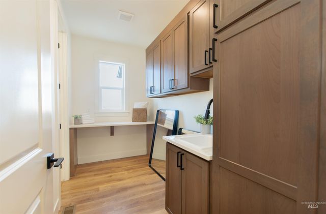 405 S Diesel Way, Boise, ID 83716