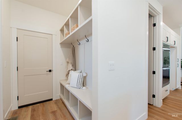 405 S Diesel Way, Boise, ID 83716