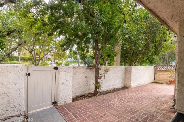 6121 Shoup Avenue 35, Woodland Hills, CA 91367