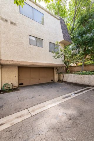 6121 Shoup Avenue 35, Woodland Hills, CA 91367
