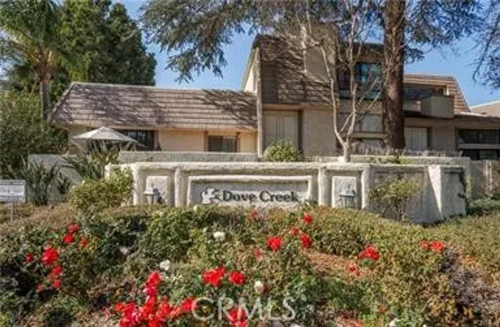 6121 Shoup Avenue 35, Woodland Hills, CA 91367