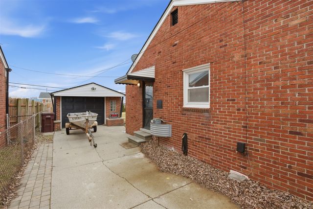 7324 Mckinley, Center Line, MI 48015