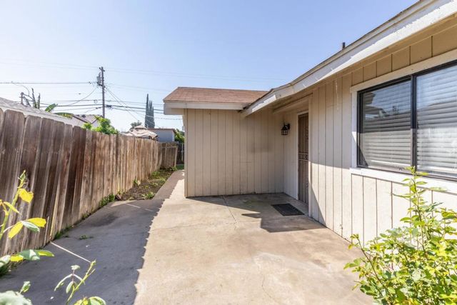 377 W Alluvial Avenue, Pinedale, CA 93650