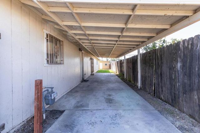 377 W Alluvial Avenue, Pinedale, CA 93650