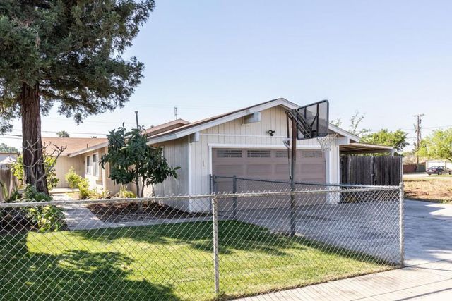 377 W Alluvial Avenue, Pinedale, CA 93650