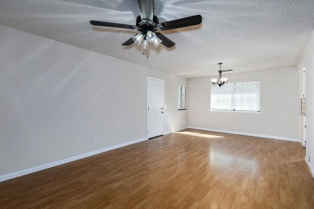 377 W Alluvial Avenue, Pinedale, CA 93650